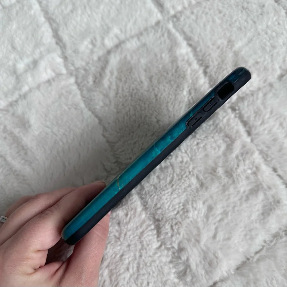 GVIEWIN | Blue & Gold Vein Marble Phone Case | Size Iphone 11 Pro